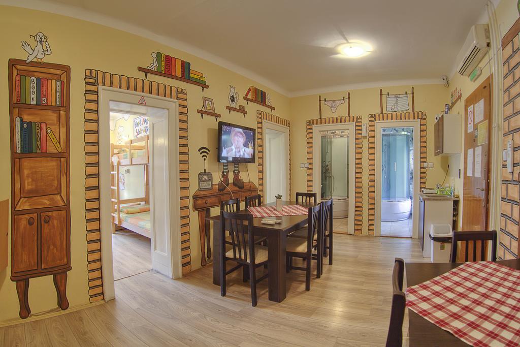 City Hostel Újvidék Szoba fotó
